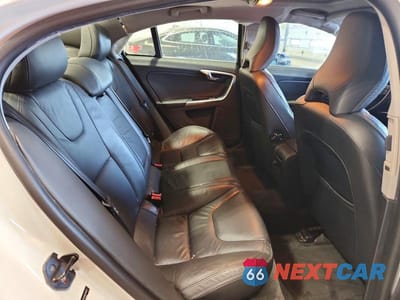 Zdjęcie 10 z 11 samochodu: 2013 VOLVO S60 T5 VIN:YV1612FH5D2179270 - miniatura