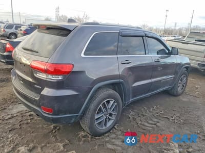 Trzecie zdjęcie samochodu z tyłu: 2019 JEEP GRAND CHEROKEE LAREDO VIN:1C4RJFAG3KC808931 - miniatura