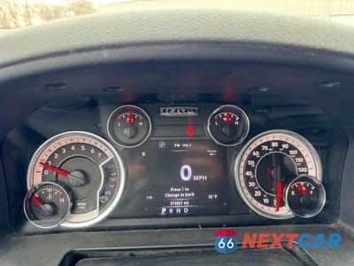 Zdjęcie 9 z 11 samochodu: 2013 RAM 1500 SLT VIN:1CGRR7GPXDS659424 - miniatura