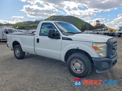 Czwarte zdjęcie samochodu z boku: 2013 FORD F250 SUPER DUTY VIN:1FTBF2A68DEB81802 - miniatura