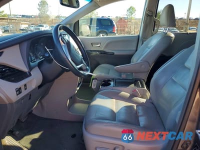 Zdjęcie 7 z 12 samochodu: 2015 TOYOTA SIENNA XLE VIN:5TDYK3DC6FS566169 - miniatura