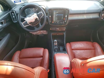 Zdjęcie 8 z 13 samochodu: 2021 VOLVO XC40 T5 INSCRIPTION VIN:YV4162UL3M2549038 - miniatura
