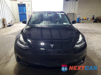 Piąte zdjęcie samochodu w środku: 2023 TESLA MODEL 3 VIN:5YJ3E1EA0PF448675 - miniatura