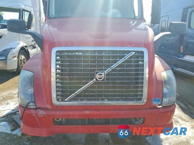 Zdjęcie 7 z 10 samochodu: 2015 VOLVO VN VNL VIN:4V4NC9EH6FN186708 - miniatura