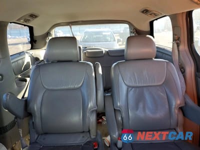 Zdjęcie 10 z 13 samochodu: 2005 TOYOTA SIENNA VIN:5TDBA22C15S053190 - miniatura
