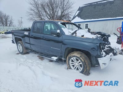 Czwarte zdjęcie samochodu z boku: 2019 CHEVROLET SILVERADO LD K1500 LT VIN:2GCVKPEC5K1229325 - miniatura