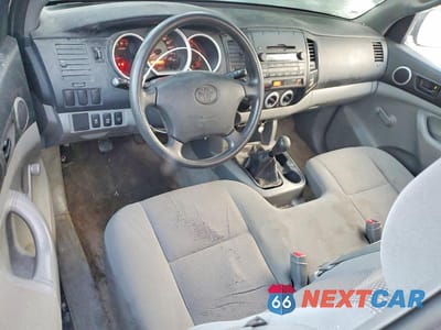 Zdjęcie 8 z 12 samochodu: 2011 TOYOTA TACOMA VIN:5TFPX4EN5BX001225 - miniatura