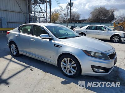 Czwarte zdjęcie samochodu z boku: 2013 KIA OPTIMA LX VIN:5XXGM4A72DG129402 - miniatura