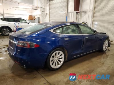 Trzecie zdjęcie samochodu z tyłu: 2018 TESLA MODEL S VIN:5YJSA1E22JF245245 - miniatura
