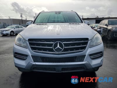 Piąte zdjęcie samochodu w środku: 2015 MERCEDES-BENZ ML 350 VIN:4JGDA5JB3FA512460 - miniatura
