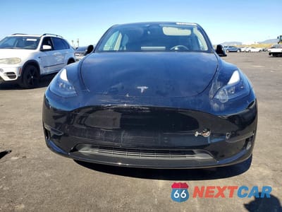 Piąte zdjęcie samochodu w środku: 2024 TESLA MODEL Y VIN:7SAYGDED2RF118926 - miniatura