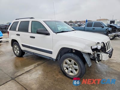 Czwarte zdjęcie samochodu z boku: 2006 JEEP GRAND CHEROKEE LAREDO VIN:1J4GS48K96C242096 - miniatura