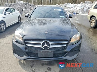 Piąte zdjęcie samochodu w środku: 2018 MERCEDES-BENZ C 300 4MATIC VIN:55SWF4KB8JU253986 - miniatura