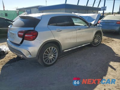 Trzecie zdjęcie samochodu z tyłu: 2020 MERCEDES-BENZ GLA 250 VIN:WDCTG4EB3LU021815 - miniatura