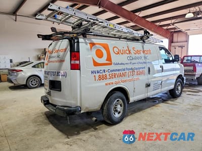 Trzecie zdjęcie samochodu z tyłu: 2022 CHEVROLET EXPRESS 2500 UTILITY / SERVICE VAN VIN:1GCWGAFPXN1241291 - miniatura