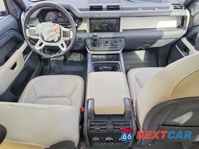 Zdjęcie 8 z 11 samochodu: 2024 LAND ROVER DEFENDER 110 S VIN:SALEJ7EX7R2348552 - miniatura