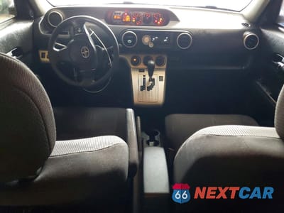 Zdjęcie 8 z 13 samochodu: 2010 TOYOTA SCION VIN:JTLZE4FEXA1107785 - miniatura