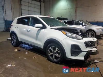 Czwarte zdjęcie samochodu z boku: 2020 KIA SPORTAGE LX VIN:KNDPM3AC9L7798099 - miniatura