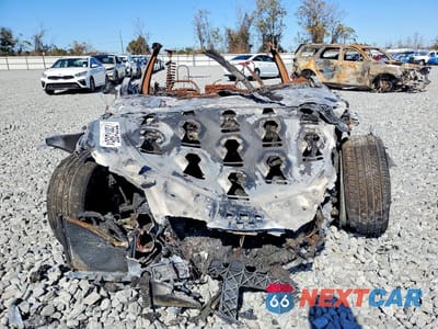 Piąte zdjęcie samochodu w środku: 2015 TESLA MODEL S 85 VIN:5YJSA1H12FF082817 - miniatura