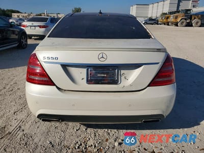 Zdjęcie 6 z 13 samochodu: 2013 MERCEDES-BENZ S 550 VIN:WDDNG7DB1DA533356 - miniatura