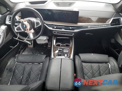 Zdjęcie 8 z 12 samochodu: 2024 BMW X7 XDRIVE40I VIN:5UX23EM06R9U62884 - miniatura