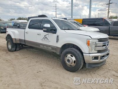 Czwarte zdjęcie samochodu z boku: 2018 FORD F350 SUPER DUTY VIN:1FT8W3DT5JEC05051 - miniatura