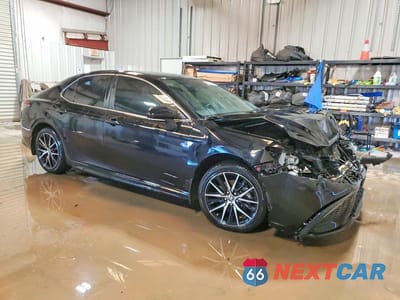 Czwarte zdjęcie samochodu z boku: 2024 TOYOTA CAMRY SE VIN:4T1G11AK2RU878175 - miniatura