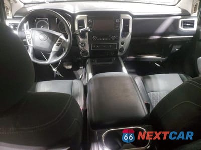 Zdjęcie 8 z 12 samochodu: 2018 NISSAN TITAN SV VIN:1N6AA1C52JN511175 - miniatura