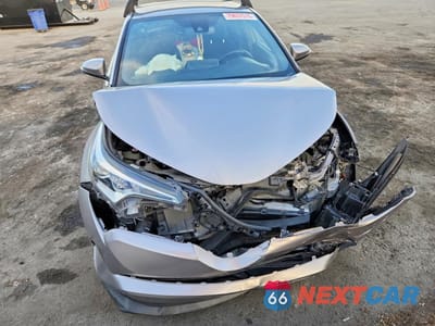 Piąte zdjęcie samochodu w środku: 2018 TOYOTA C-HR XLE VIN:NMTKHMBX2JR043223 - miniatura