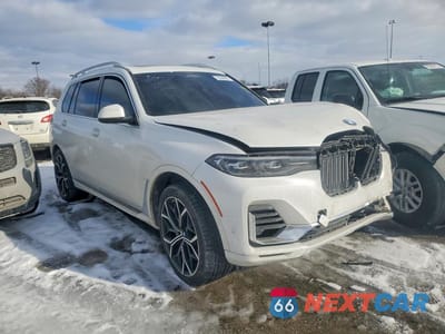 Czwarte zdjęcie samochodu z boku: 2019 BMW X7 XDRIVE50I VIN:5UXCX4C53KLS36214 - miniatura