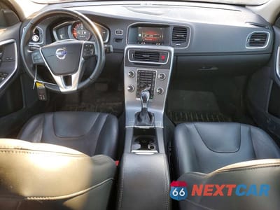 Zdjęcie 8 z 12 samochodu: 2017 VOLVO S60 PREMIER VIN:LYV402HKXHB133575 - miniatura