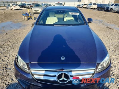Piąte zdjęcie samochodu w środku: 2018 MERCEDES-BENZ E 300 4MATIC VIN:WDDZF4KB4JA400317 - miniatura