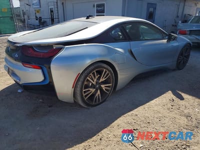 Trzecie zdjęcie samochodu z tyłu: 2016 BMW I8 VIN:WBY2Z2C50GV675957 - miniatura