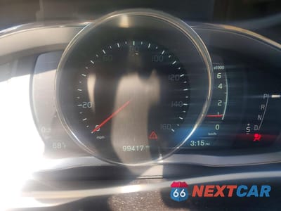 Zdjęcie 9 z 14 samochodu: 2015 VOLVO XC60 T5 PREMIER VIN:YV4612RK2F2727562 - miniatura