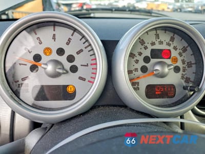 Zdjęcie 9 z 12 samochodu: 2004 MINI COOPER S VIN:WMWRE33484TD85899 - miniatura