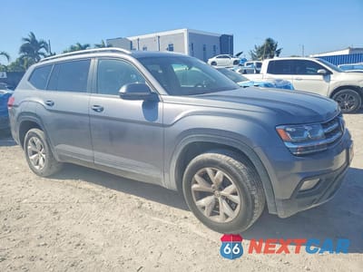 Czwarte zdjęcie samochodu z boku: 2019 VOLKSWAGEN ATLAS SE VIN:1V2UR2CA1KC540819 - miniatura