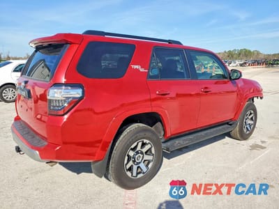 Trzecie zdjęcie samochodu z tyłu: 2024 TOYOTA 4RUNNER SR5/SR5 PREMIUM VIN:JTEPU5JR3R6279303 - miniatura