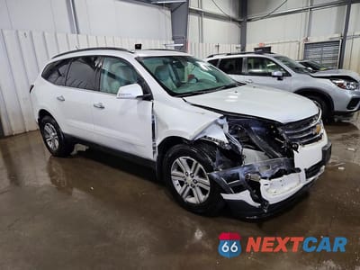 Czwarte zdjęcie samochodu z boku: 2017 CHEVROLET TRAVERSE LT VIN:1GNKVHKD1HJ163245 - miniatura