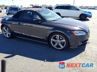 Czwarte zdjęcie samochodu z boku: 2015 AUDI TT VIN:TRUSFAFK8F1000889 - miniatura