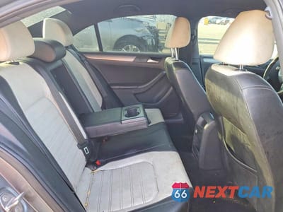 Zdjęcie 10 z 11 samochodu: 2016 VOLKSWAGEN JETTA SPORT VIN:3VWD17AJ3GM259410 - miniatura