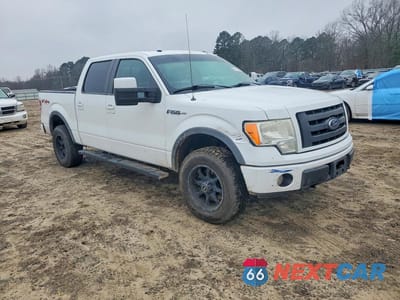 Czwarte zdjęcie samochodu z boku: 2010 FORD F150 SUPERCREW VIN:1FTFW1EV8AKA59550 - miniatura