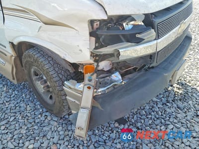 Zdjęcie 9 z 10 samochodu: 2006 CHEVROLET EXPRESS 3500 RECREATIONAL VEHICLE VIN:1GCHG39U161223897 - miniatura