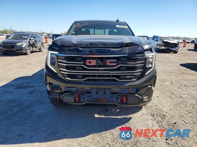 Piąte zdjęcie samochodu w środku: 2026 GMC SIERRA K1500 AT4 VIN:3GTUUEEL5TG160414 - miniatura