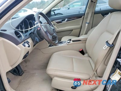 Zdjęcie 7 z 11 samochodu: 2012 MERCEDES-BENZ C 300 4MATIC VIN:WDDGF8BB8CF916586 - miniatura