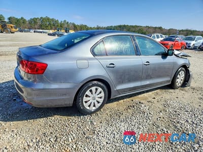 Trzecie zdjęcie samochodu z tyłu: 2013 VOLKSWAGEN JETTA BASE VIN:3VW2K7AJ4DM205646 - miniatura