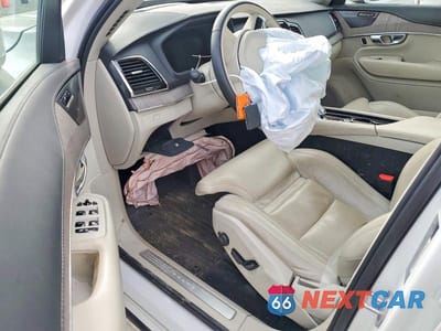 Zdjęcie 8 z 12 samochodu: 2024 VOLVO XC90 ULTIMATE VIN:YV4062JF3R1169382 - miniatura