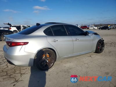 Trzecie zdjęcie samochodu z tyłu: 2019 ALFA ROMEO GIULIA VIN:ZARFAMAN0K7622879 - miniatura