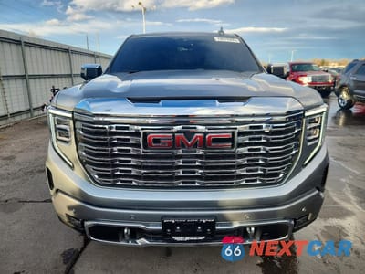 Piąte zdjęcie samochodu w środku: 2025 GMC SIERRA K1500 DENALI VIN:3GTUUGE84SG393044 - miniatura