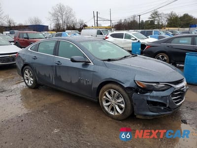 Czwarte zdjęcie samochodu z boku: 2019 CHEVROLET MALIBU VIN:1G1ZD5ST3KF128418 - miniatura
