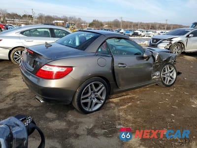 Trzecie zdjęcie samochodu z tyłu: 2015 MERCEDES-BENZ SLK 250 VIN:WDDPK4HA1FF099811 - miniatura